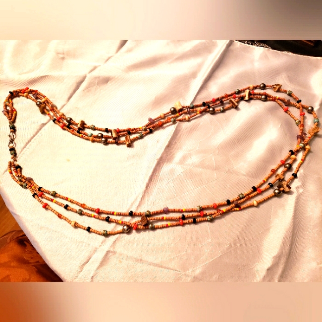 Vintage Women's Beaded Indian Necklace, 20" L, Beautiful